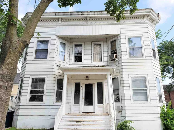 Janesville Italianate Multifamily — before